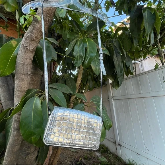 Marc Jacobs Croc Embossed Mini Crossbody Bag In Silver. - Picture 1 of 12